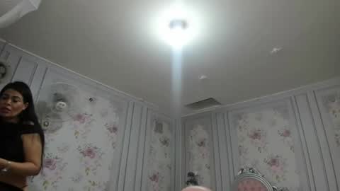 Snapshot of perla_milf4u chatting on February 18, 6:58 pm PERLA online show from February 18, 6:58 pm