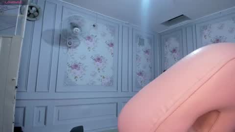 Snapshot of perla_milf4u chatting on March 4, 12:39 am PERLA online show from March 4, 12:39 am