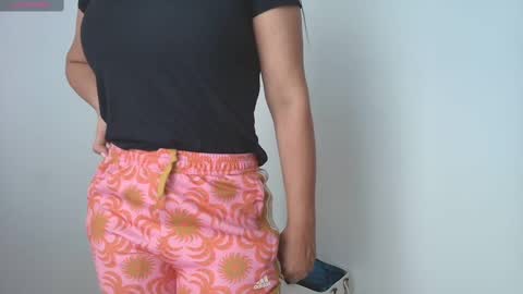 Snapshot of perla_milf4u chatting on September 26, 9:19 pm PERLA online show from September 26, 9:19 pm