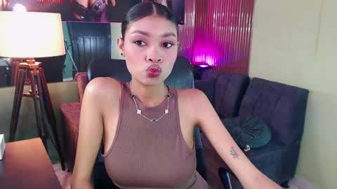 Perla online show from April 18, 11:47 am