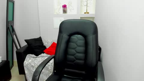 horror flying on the wings of the night.... online show from April 5, 10:45 am