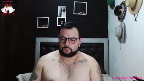 Snapshot of perverseveteranmanxxx chatting on December 28, 4:41 am Carlos online show from December 28, 4:41 am