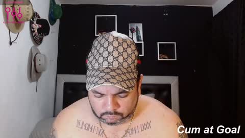 Snapshot of perverseveteranmanxxx chatting on January 7, 4:29 am Carlos online show from January 7, 4:29 am