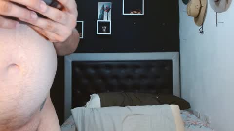 Snapshot of perverseveteranmanxxx chatting on February 8, 9:57 pm Carlos online show from February 8, 9:57 pm