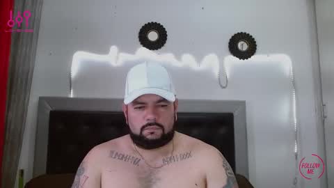 Snapshot of perverseveteranmanxxx chatting on September 23, 6:55 pm Carlos online show from September 23, 6:55 pm