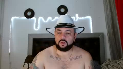 Snapshot of perverseveteranmanxxx chatting on September 30, 3:44 am Carlos online show from September 30, 3:44 am