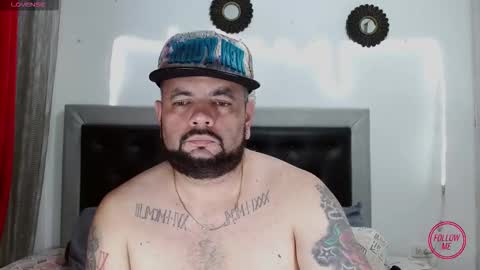 Snapshot of perverseveteranmanxxx chatting on November 4, 11:59 pm Carlos online show from November 4, 11:59 pm