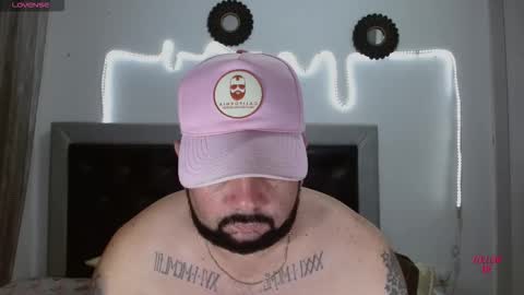 Snapshot of perverseveteranmanxxx chatting on November 13, 4:00 am Carlos online show from November 13, 4:00 am