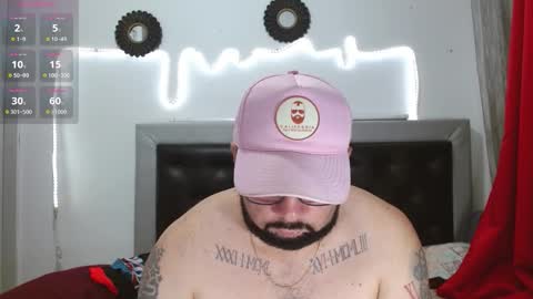 Snapshot of perverseveteranmanxxx chatting on November 17, 10:15 pm Carlos online show from November 17, 10:15 pm