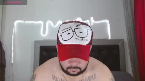 Snapshot of perverseveteranmanxxx chatting on November 27, 3:25 pm Carlos online show from November 27, 3:25 pm