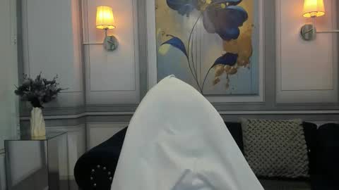 Snapshot of pervert_mia4u chatting on February 11, 10:09 am Mia online show from February 11, 10:09 am