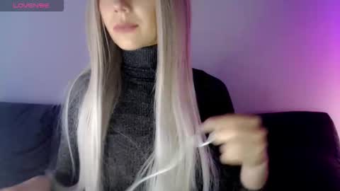 Snapshot of pervyblonde chatting on December 4, 9:29 am Isabella online show from December 4, 9:29 am