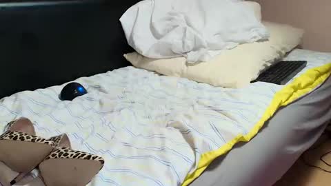 peter196888 online show from March 23, 10:47 pm