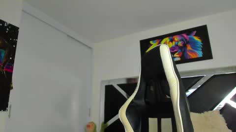 Snapshot of peter_coleman chatting on February 14, 3:00 am PeterColeman online show from February 14, 3:00 am