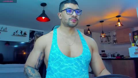 Snapshot of peterjack7 chatting on January 1, 12:43 am Peter Jack online show from January 1, 12:43 am
