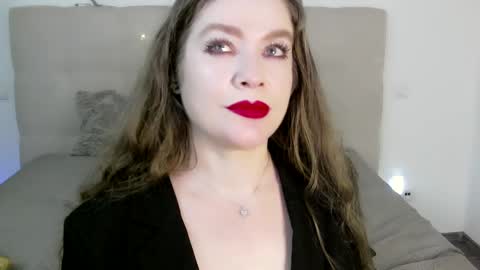 Peters Emily online show from January 9, 8:33 pm