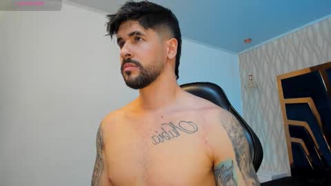 Snapshot of petesevans_1 chatting on November 2, 12:24 am PETES EVANS new account online show from November 2, 12:24 am