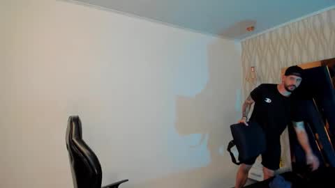 Snapshot of petesevans_1 chatting on November 13, 11:14 pm PETES EVANS new account online show from November 13, 11:14 pm