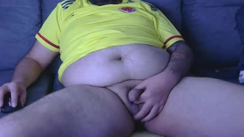 Snapshot of petit1985 chatting on November 19, 7:36 pm Francescco online show from November 19, 7:36 pm