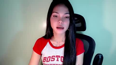 Snapshot of petite_angelx chatting on September 23, 1:08 am angel online show from September 23, 1:08 am