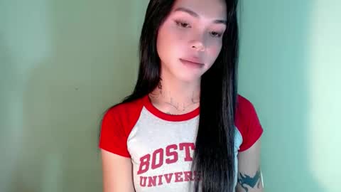 Snapshot of petite_angelx chatting on October 27, 12:53 pm angel online show from October 27, 12:53 pm