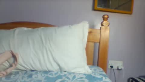 ariana online show from April 13, 9:42 pm