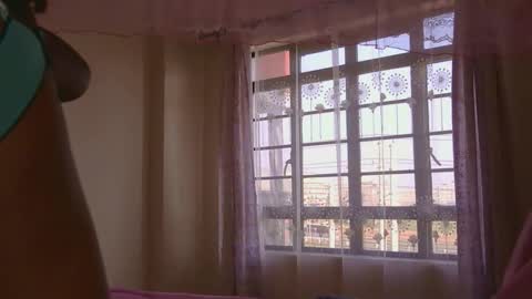 petite_beroh online show from March 16, 5:35 am