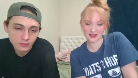 Snapshot of petite_cupcake chatting on January 5, 1:24 am Little cupcake online show from January 5, 1:24 am