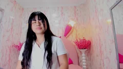 petite_emili online show from November 5, 12:16 pm