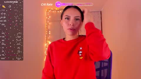 Snapshot of petite_linda chatting on February 23, 3:02 am Linda online show from February 23, 3:02 am