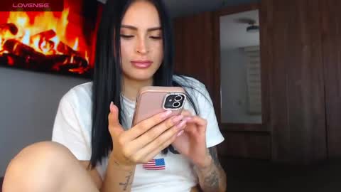 Linda online show from June 5, 1:56 am