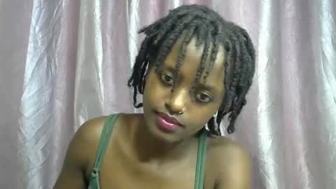 petite_star2 online show from December 18, 8:42 am