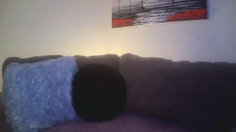 Snapshot of petite_treat_ chatting on March 6, 9:58 am petite treat online show from March 6, 9:58 am