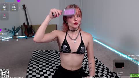 PiperAvery online show from January 25, 8:00 pm