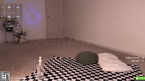 Snapshot of petitebrat chatting on October 25, 2:35 pm PiperAvery online show from October 25, 2:35 pm