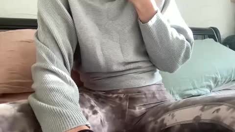 Snapshot of petitegirlypop chatting on February 19, 9:58 pm petitegirlypop online show from February 19, 9:58 pm