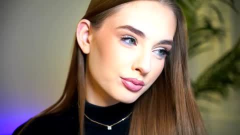 Snapshot of petitegonwiild chatting on December 16, 12:26 am Petitegonwiild online show from December 16, 12:26 am