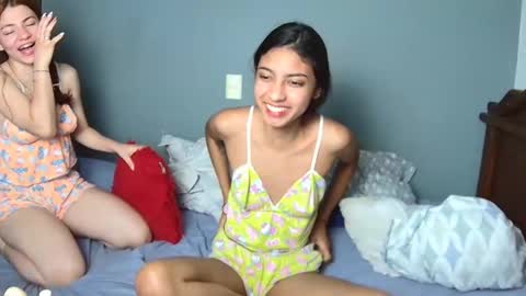 Snapshot of petitestrawberry18 chatting on September 13, 5:29 am Tip us ask our names online show from September 13, 5:29 am
