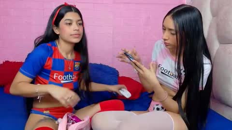 Snapshot of petitestrawberry18 chatting on October 17, 5:37 pm Tip us ask our names online show from October 17, 5:37 pm
