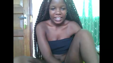 petitesweetchiq online show from February 28, 8:15 am
