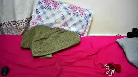 Snapshot of petitetasha chatting on November 3, 10:49 am petitetasha online show from November 3, 10:49 am