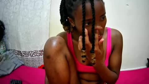 Snapshot of petitetasha chatting on November 27, 12:46 am petitetasha online show from November 27, 12:46 am