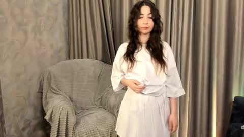 Emma online show from December 14, 2:10 pm