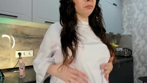 Emma online show from December 20, 4:25 pm