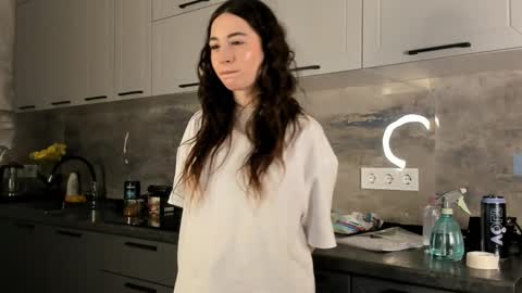 Emma online show from December 25, 4:32 pm