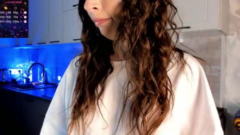 Emma online show from December 30, 2:08 pm