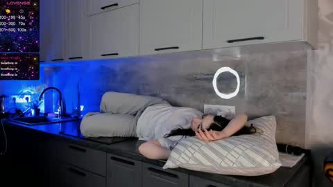 Emma online show from December 30, 11:17 pm