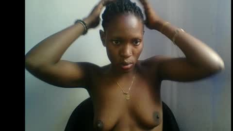 Snapshot of pettie_queen chatting on October 30, 9:55 am beauty online show from October 30, 9:55 am