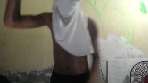 Snapshot of petty_boy777 chatting on December 16, 12:43 pm petty_boy777 online show from December 16, 12:43 pm