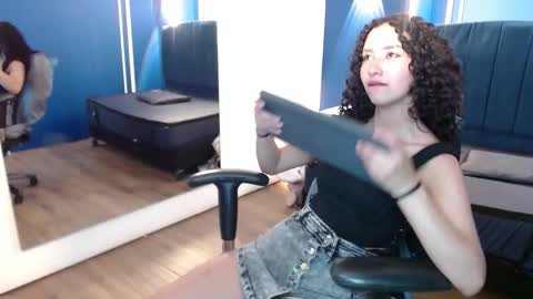 Moon  online show from October 27, 4:22 pm